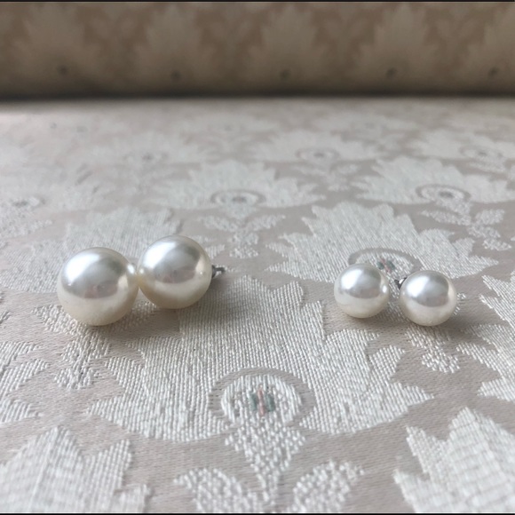 Faux Pearl Stud Earrings - Picture 1 of 5